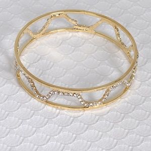 New Gold Tone Rhinestone Hollow Bracelet